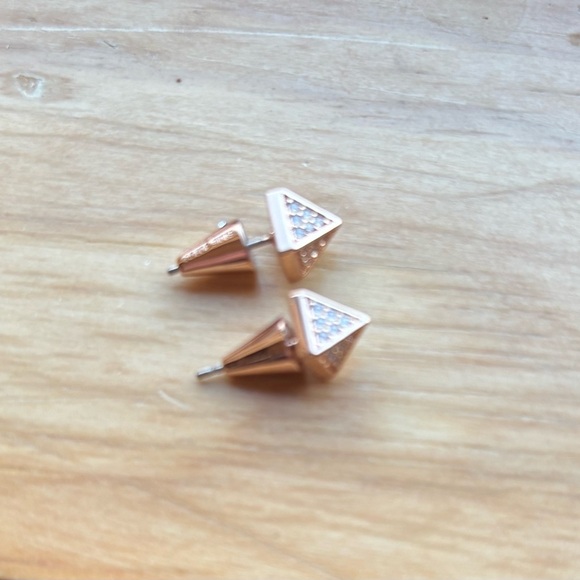 Eddie Borgo Rose Gold Pyramid Stud Earrings pave - Picture 3 of 3